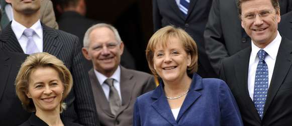 Bundeskanzlerin Angela Merkel ist beliebt. Wofür eigentlich?